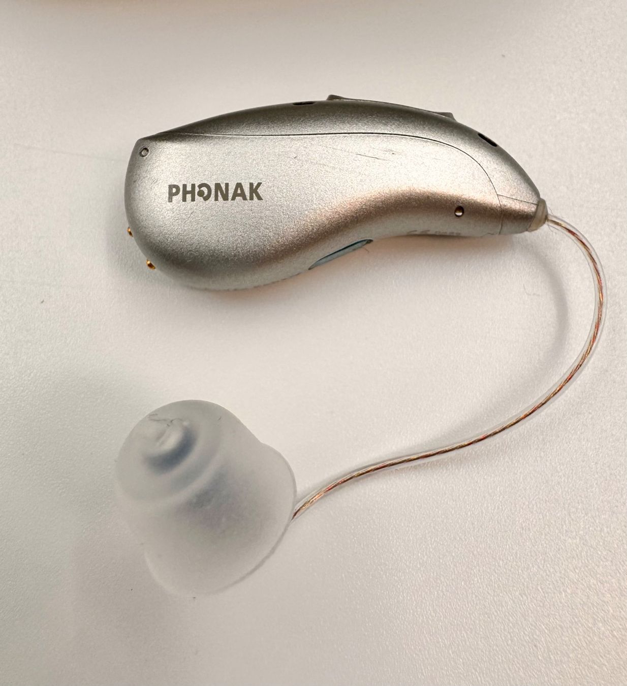 Phonak Attrezzature mediche: Phonak Audéo I90 Sphere Hörgerät Links – Usato da Hermetschwil-Staffeln venduto da Sigmund57