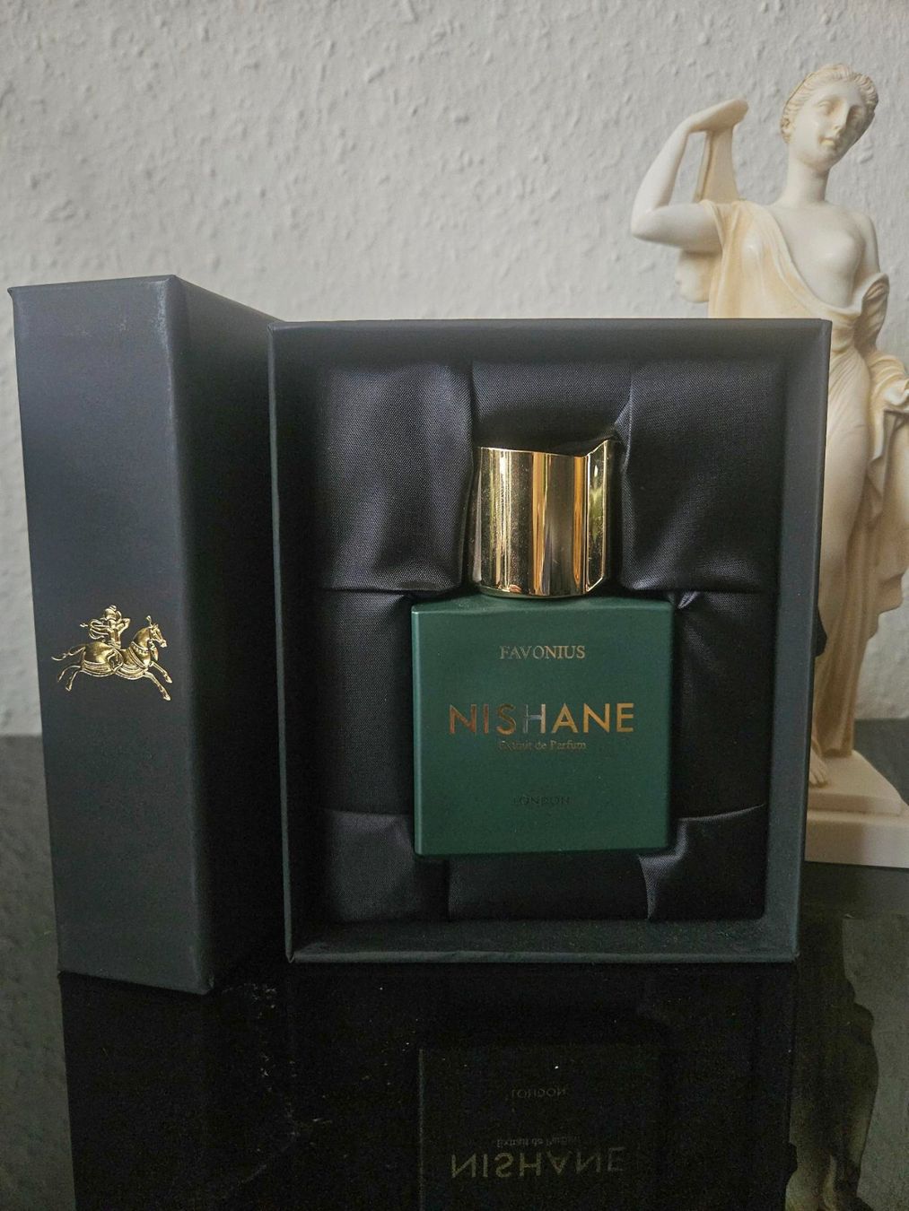 Nishane Profumi & Eau de Toilette: Nishane Favonius Extrait de Parfum 50ml – Nuovo e nell'imballaggio originale da St-Prex venduto da ily_jf7q