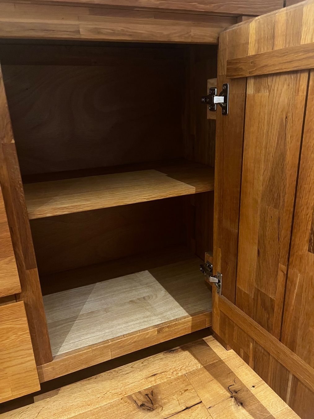 Commodes: Sideboard 2 Türen 3 Schubladen EICHE – D'occasion à Hünenberg par SAFS 2