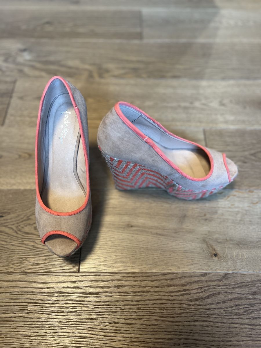 Scarpe da donna: Hohe Sommerschuhe Gr. 41 – Usato da Gelfingen venduto da Diana_Tall 1