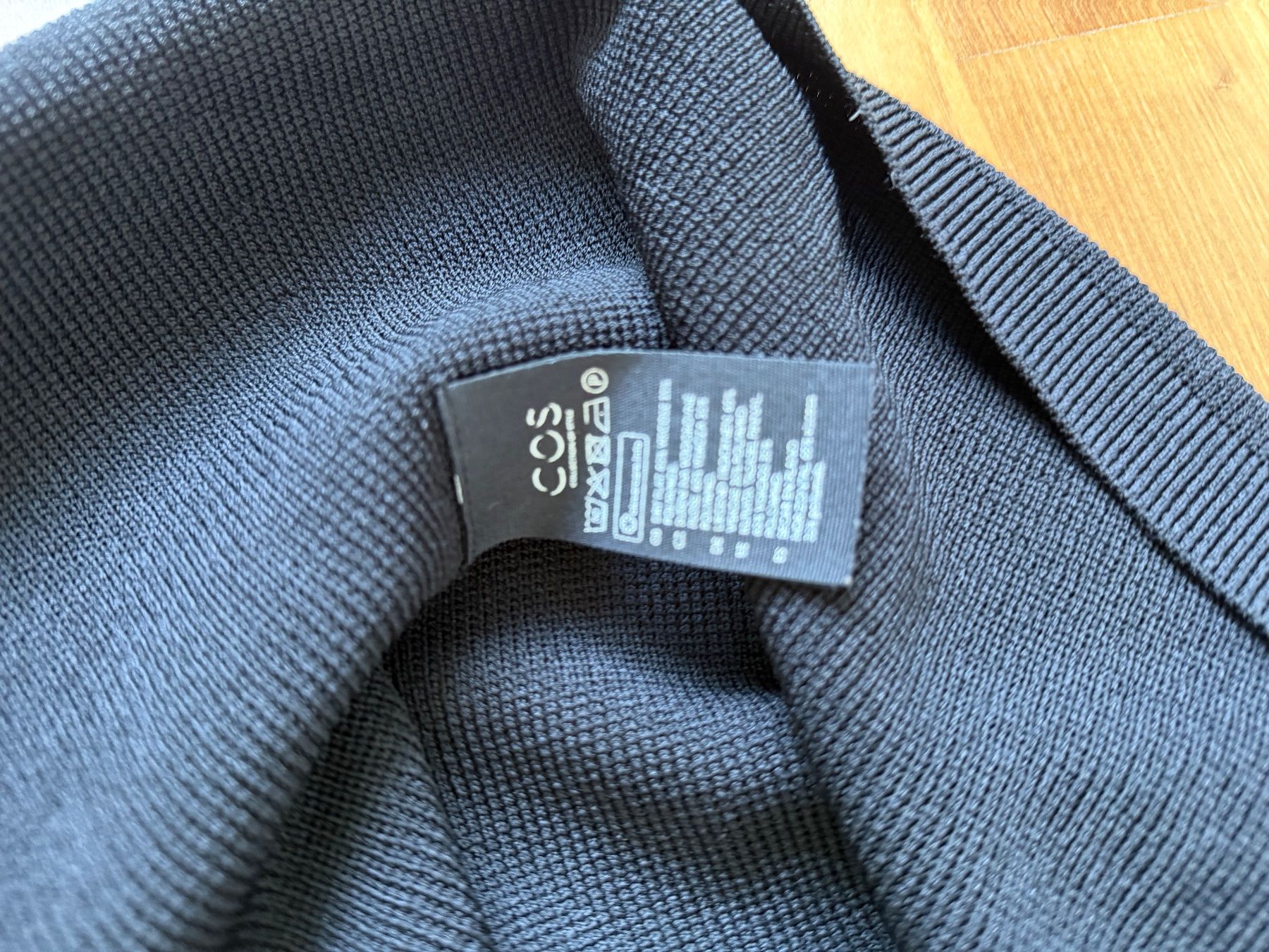 Cos Vestiti: Strickkleid COS schwarz Grösse L – Usato da Buchs SG venduto da VintageHomeCH 5