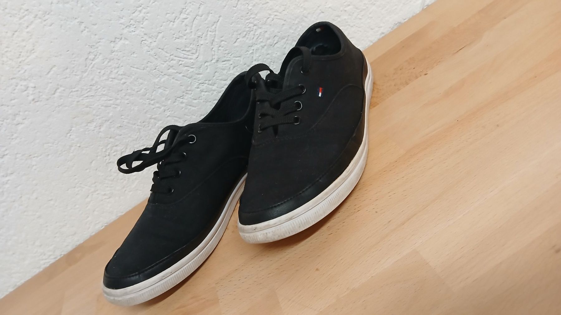 Tommy Hilfiger Scarpe da donna: Tommy Hilfiger Schuhe, schwarz, Grösse 38 – Usato da Schalchen venduto da Ayrastark 2