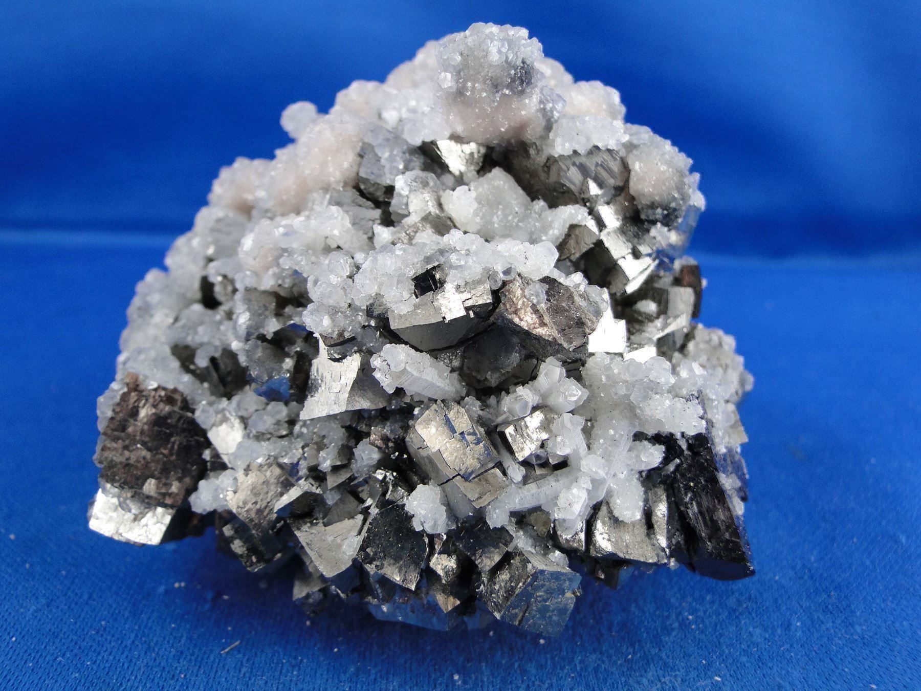 Minerali & Pietre curative: Arsenopyrit mit Sphalerit und Calcit – Usato da Schinznach Bad venduto da Demerald 2