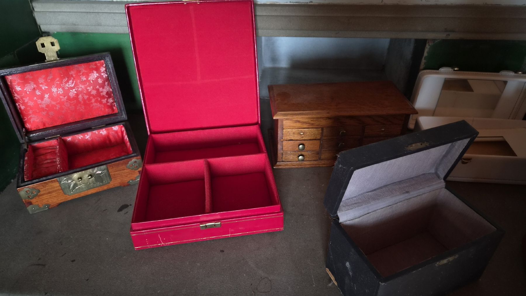 Portagioie: Schmuck Schatouillen Riesensammlung  – Usato da Kölliken venduto da Upcycling-by-Mc-TAM 9