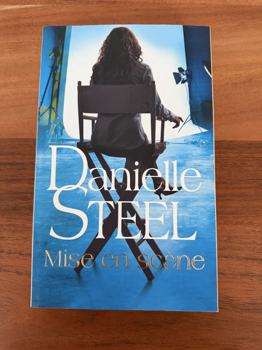 Bücher: DANIELLE STEEL MALVEILLANCE – Gebraucht aus Neuchâtel von nini068