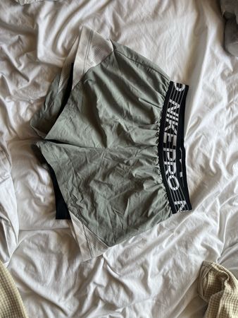 Pantaloncini Nike Pro Dri-Fit grigio nero taglia S