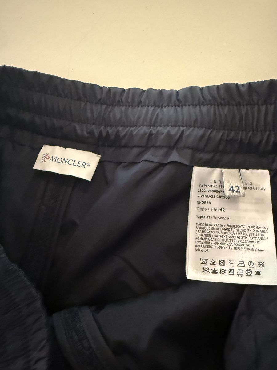 Moncler Pantaloni: MONCLER Shorts  – Nuovo (secondo la descrizione) da Bäch SZ venduto da jfog 2