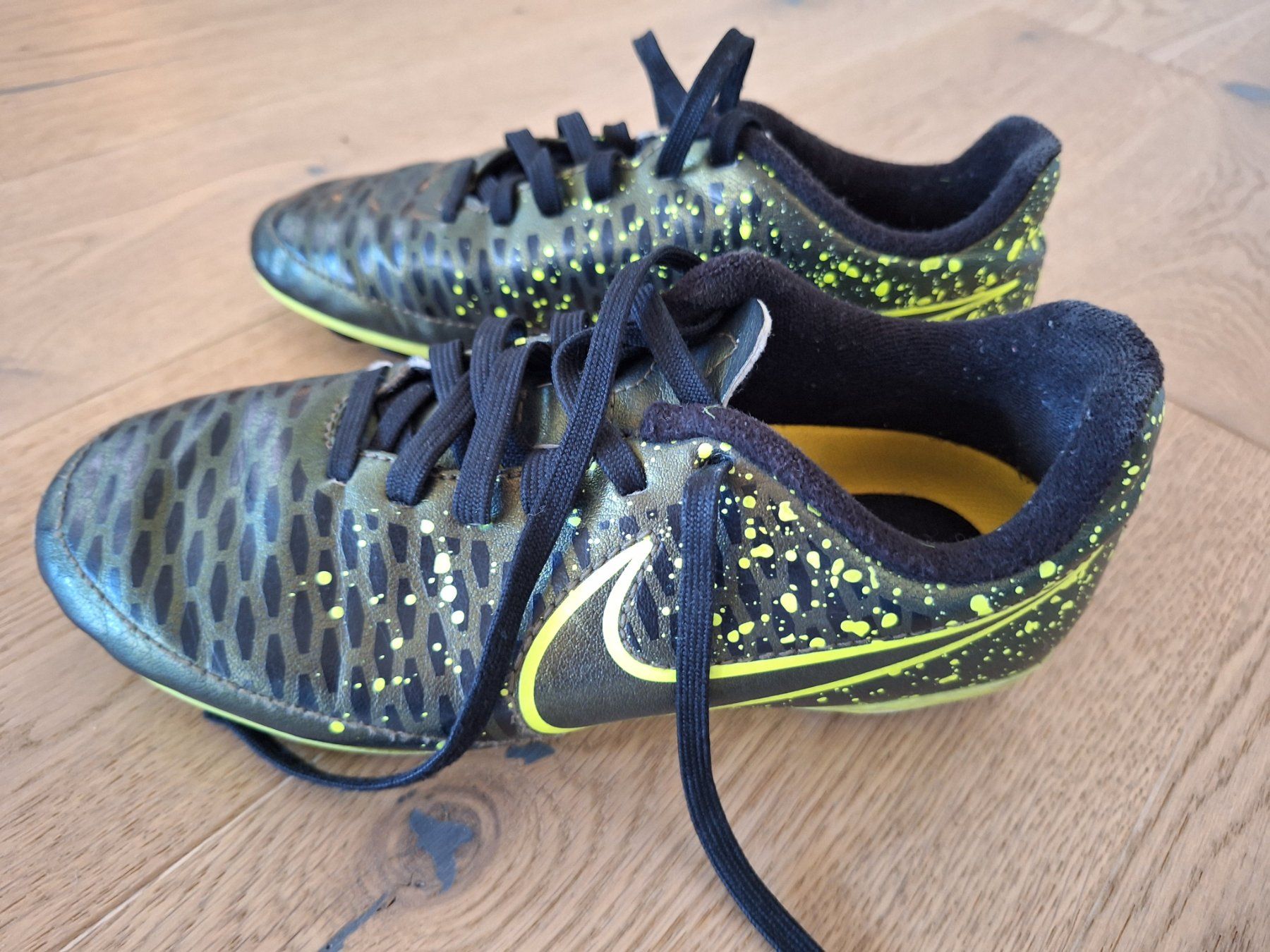 Nike Scarpe da uomo: Fussballschuhe Nike 33 – Usato da Oberwil b. Zug venduto da hei_2dh5 1