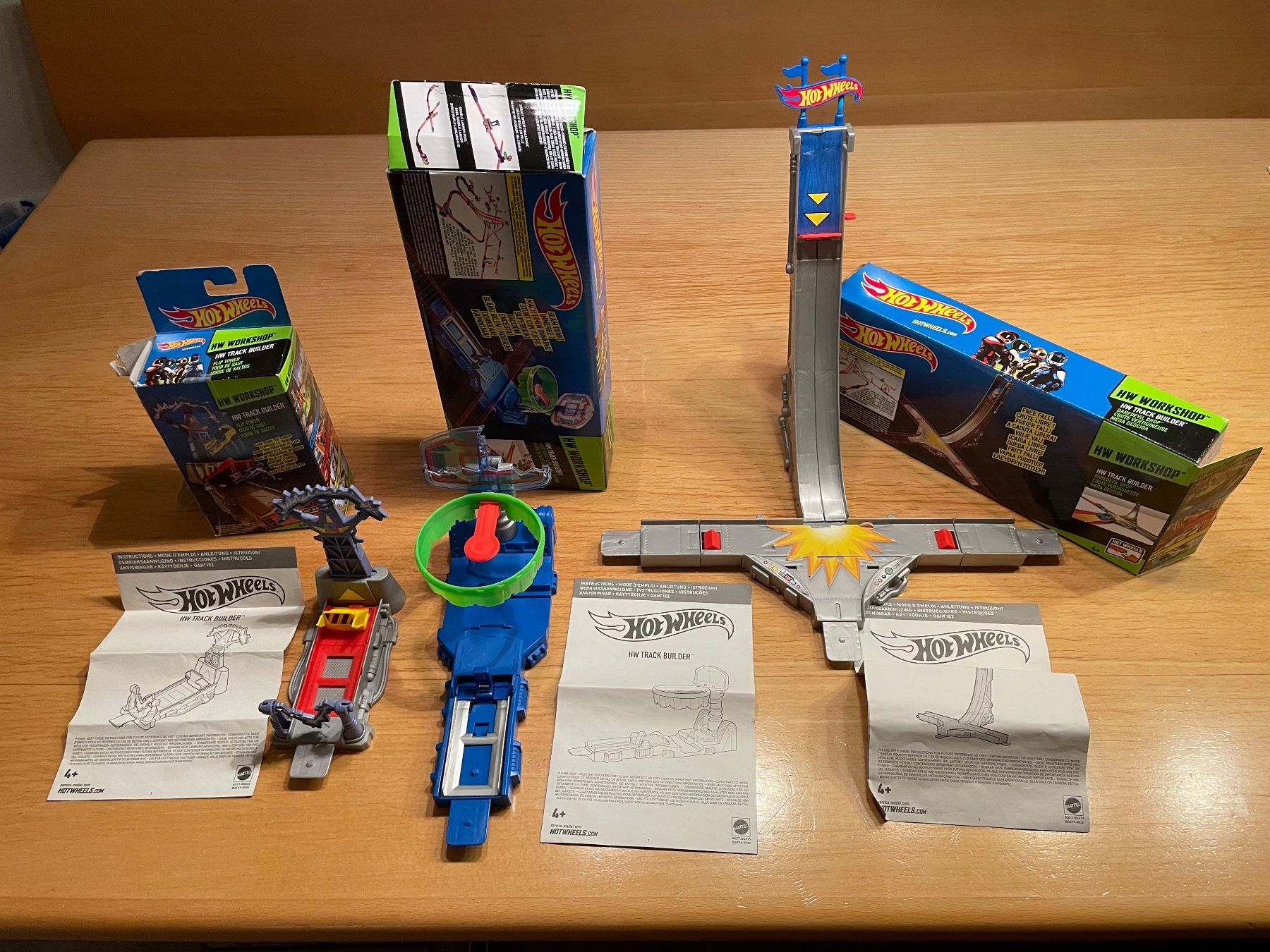 Hot Wheels Giocattoli: HotWheels Workshop Track Builders (3 Stück) – Usato da Seengen venduto da swossi