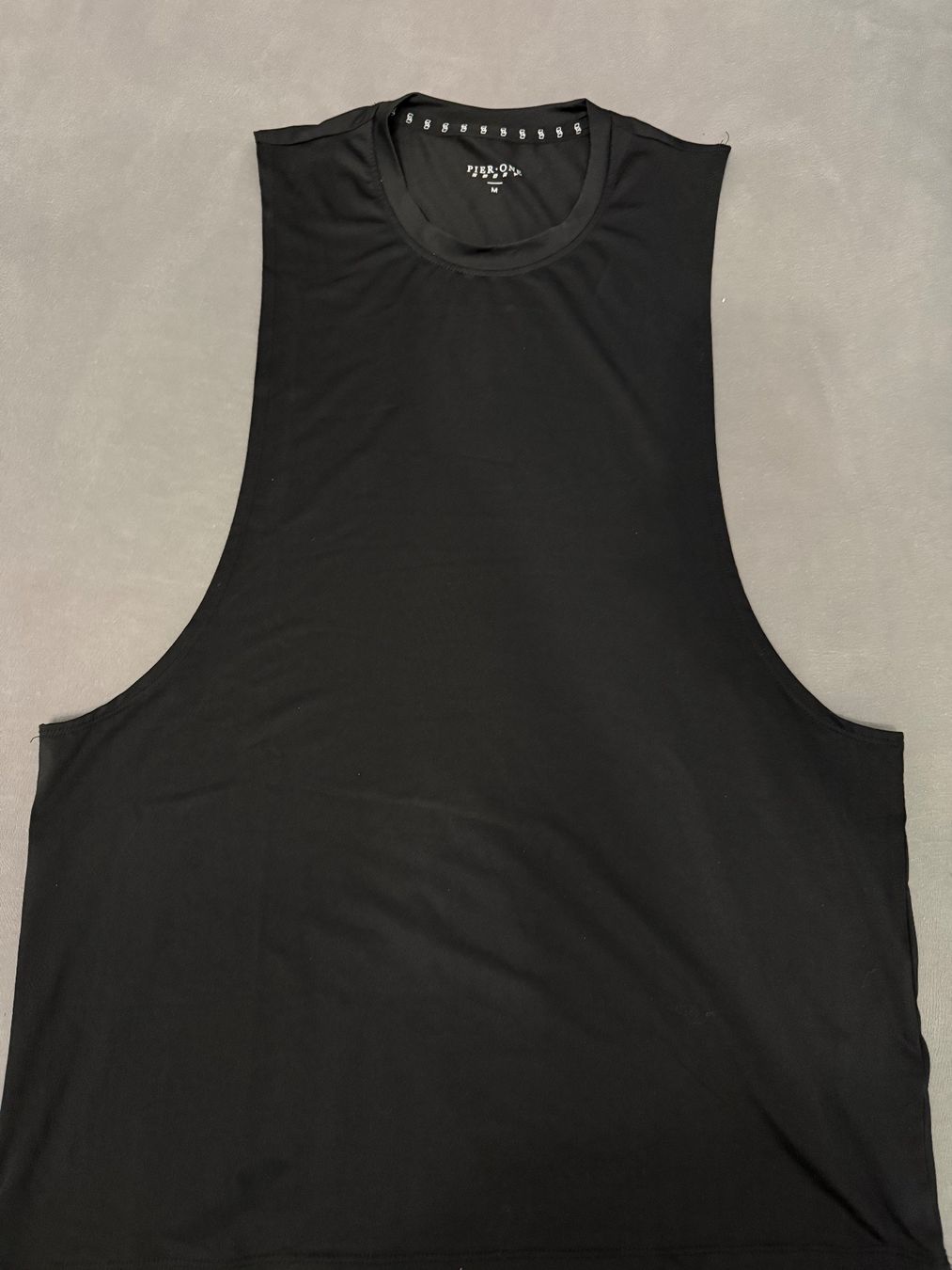 T-shirt: Tanktop gym – Usato da Gams venduto da ben_l56c
