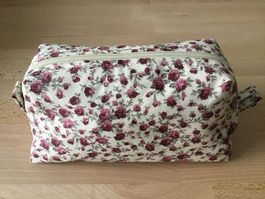 Tasche / Necessaire / Kosmetiktasche / Etui, neue Handarbeit