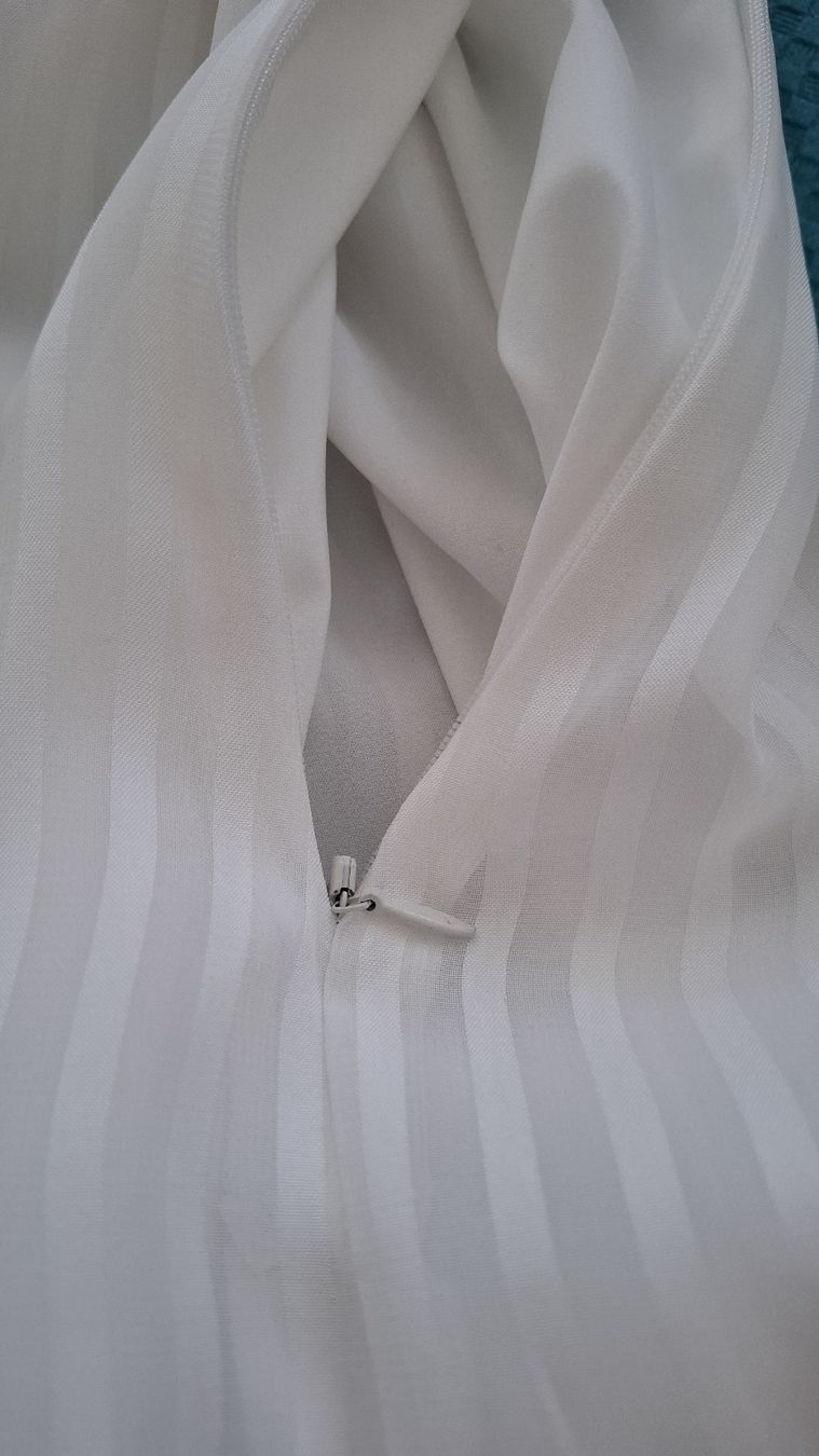 Mint & Berry Kleider: Mint & Berry Sommerkleid Weiss, Grösse 34 – Gebraucht aus Rotkreuz von PrelovedPicks 3