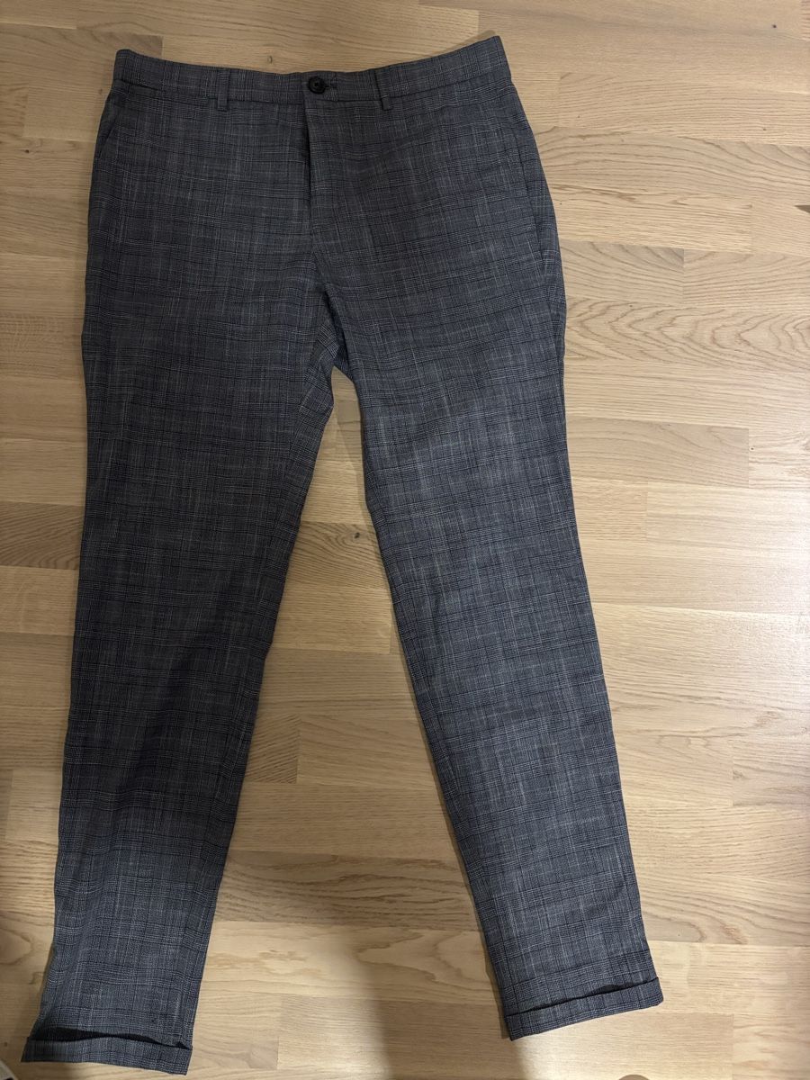 Pantalons: Stoffhose – Neuf (Voir description) à Volketswil par This_ 3