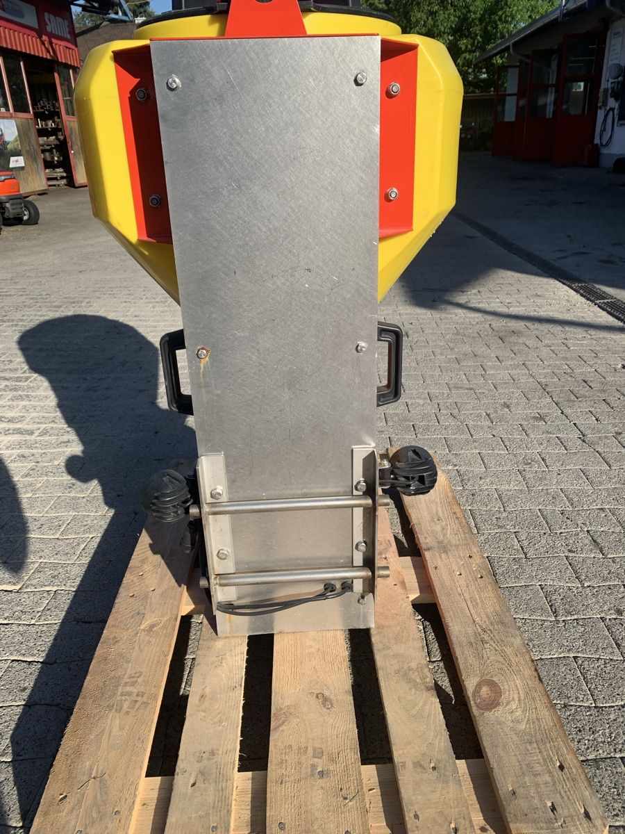 Tutte le macchine: Salzstreuer Adler – Usato da Schwarzenbach SG venduto da bsw9536 1