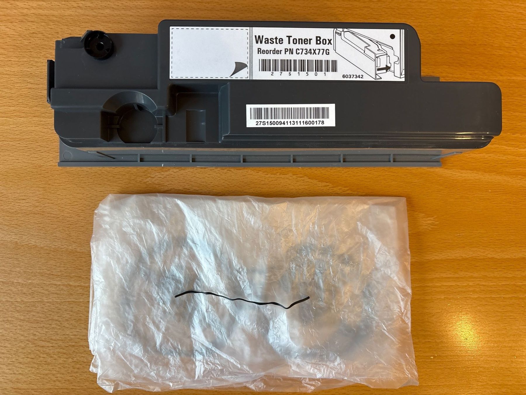 Lexmark Cartucce per stampanti & toner: Originaler Resttonerbehälter Waste Toner Box Lexmark C734X77 – Nuovo e nell'imballaggio originale da Buchs AG venduto da Rockahula 1