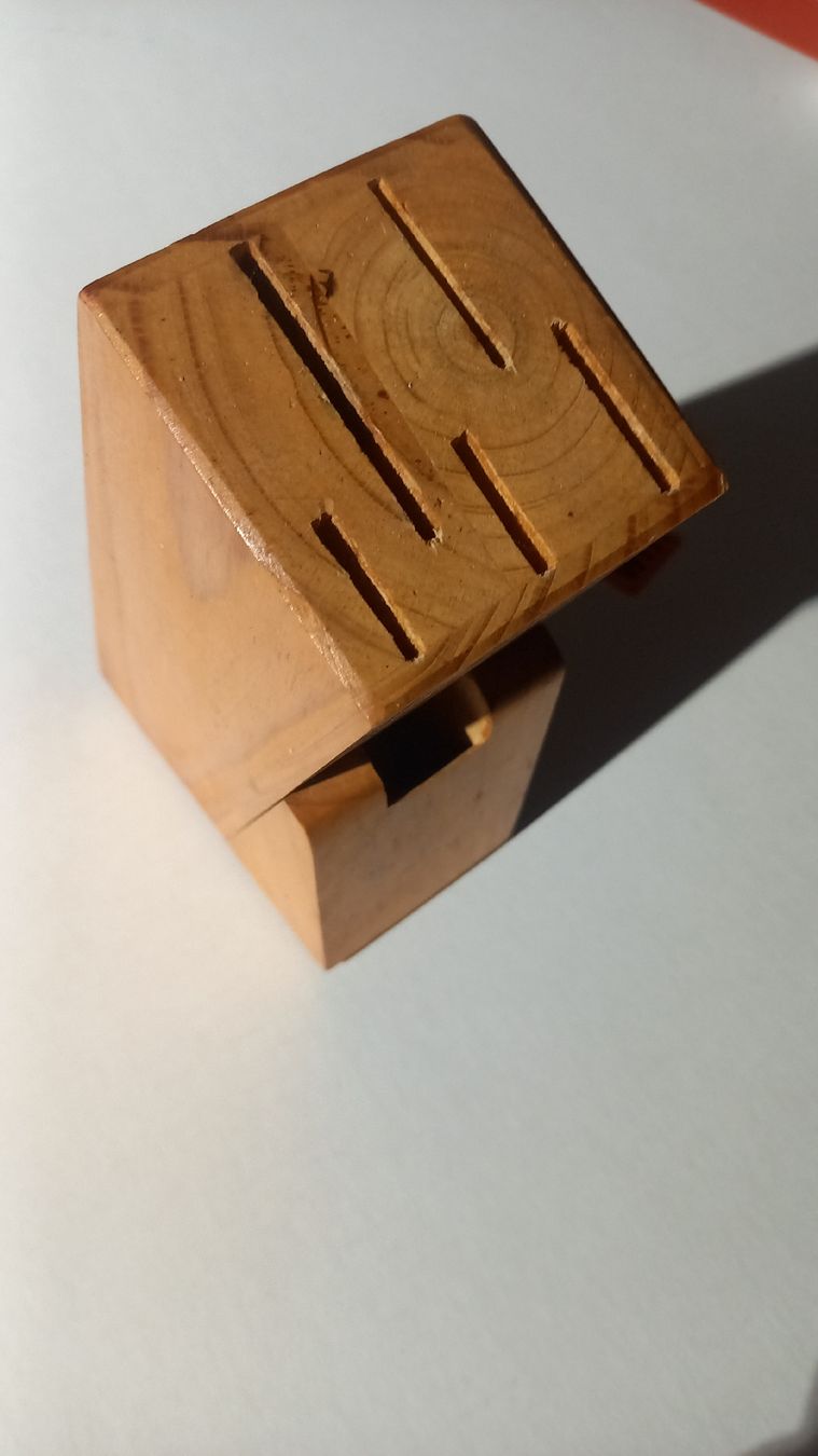 Messer: Messerblock aus Holz – Gebraucht aus St. Gallen von Bir_Rer