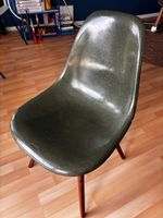 eames fiberglas sidechair dunkelgrün