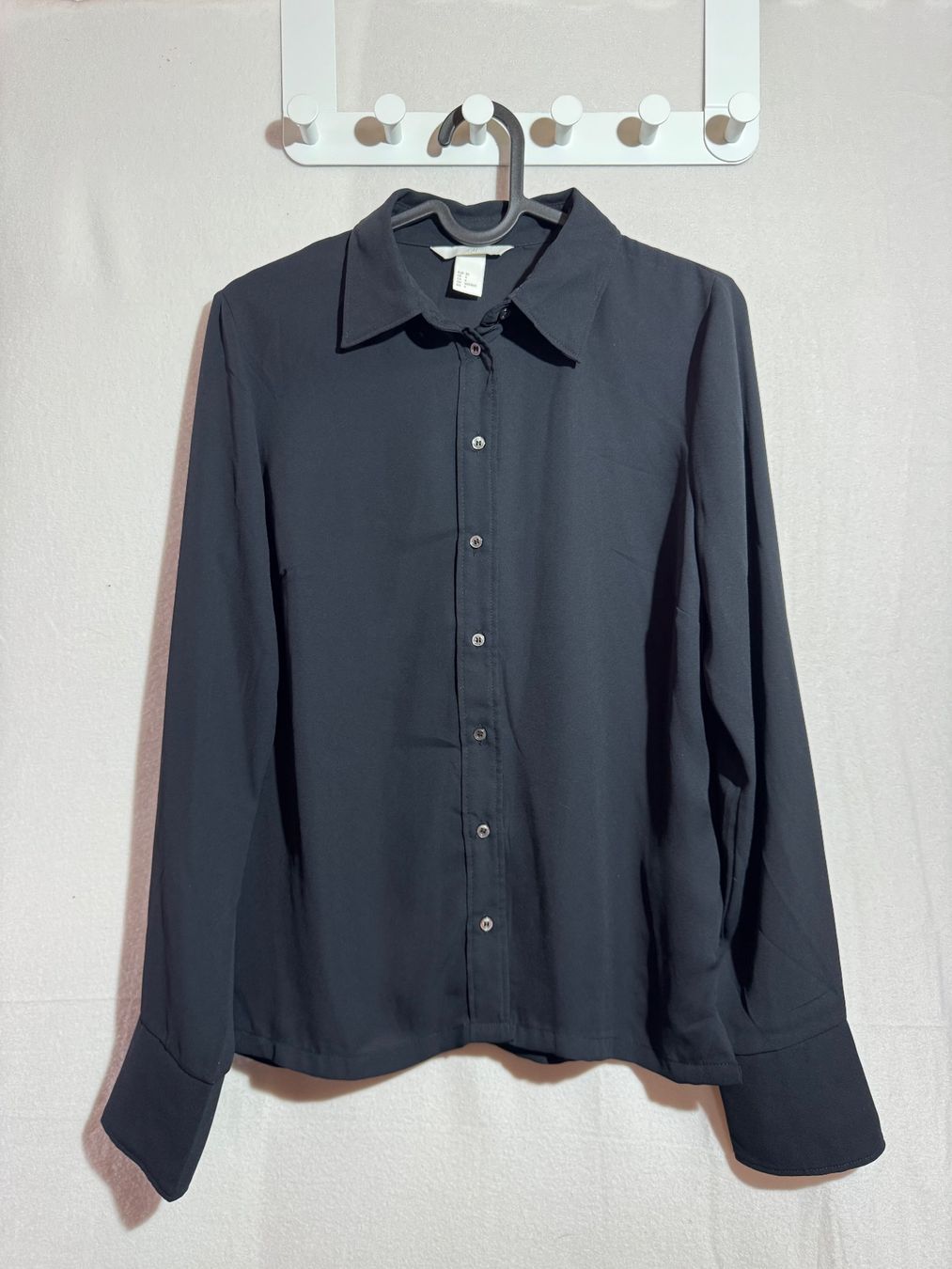 H&M Camicette: Elegante schwarze Bluse von H&M Gr. 34 – Usato da Grosswangen venduto da second_hand_dress