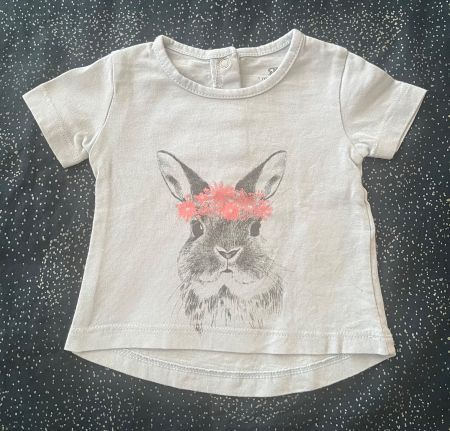 T-Shirt mit Hase, Grösse 1 Monat