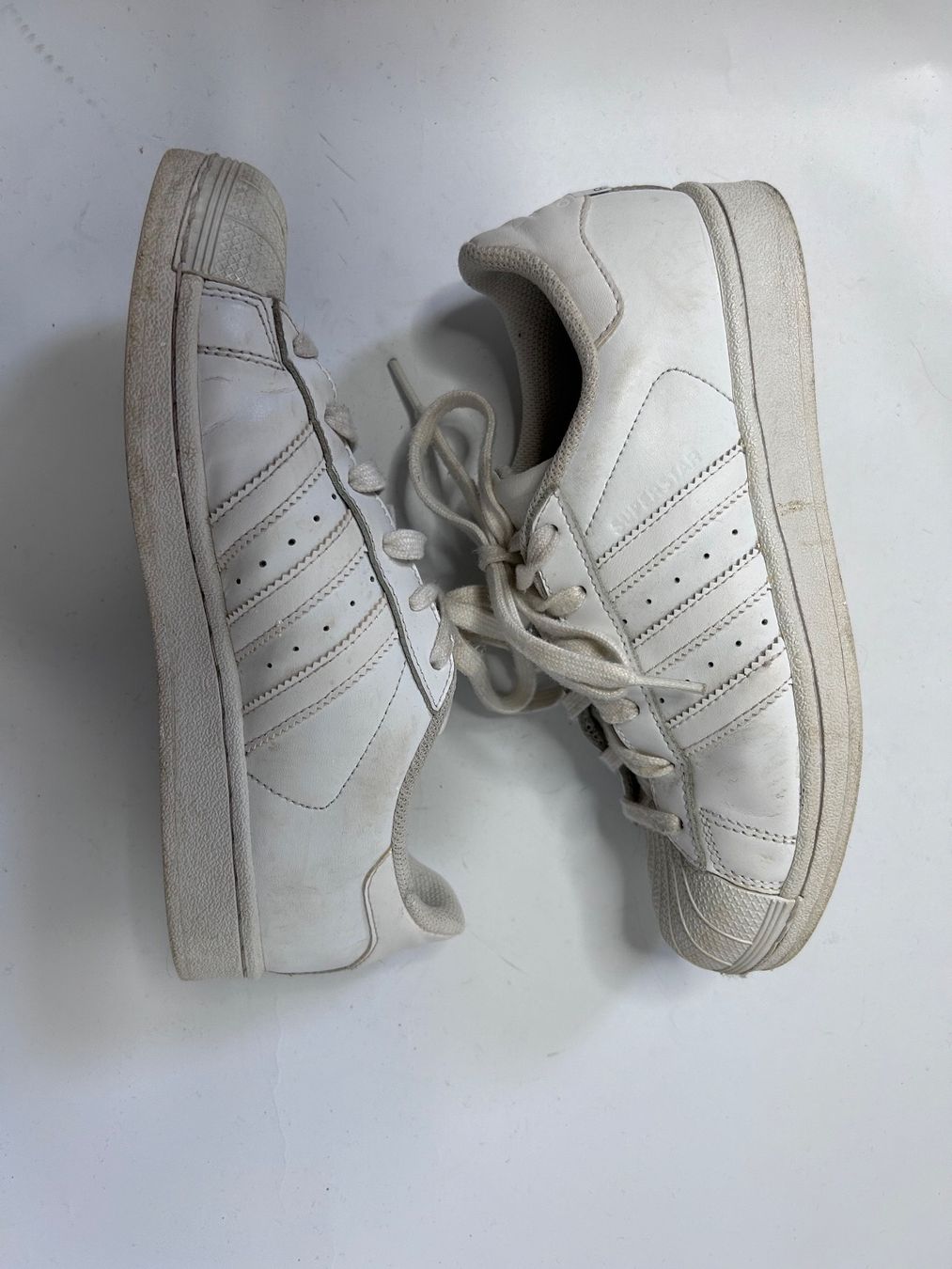 Adidas Chaussures femmes: Adidas Superstar Sneakers – D'occasion à St. Gallen par look-twice 2