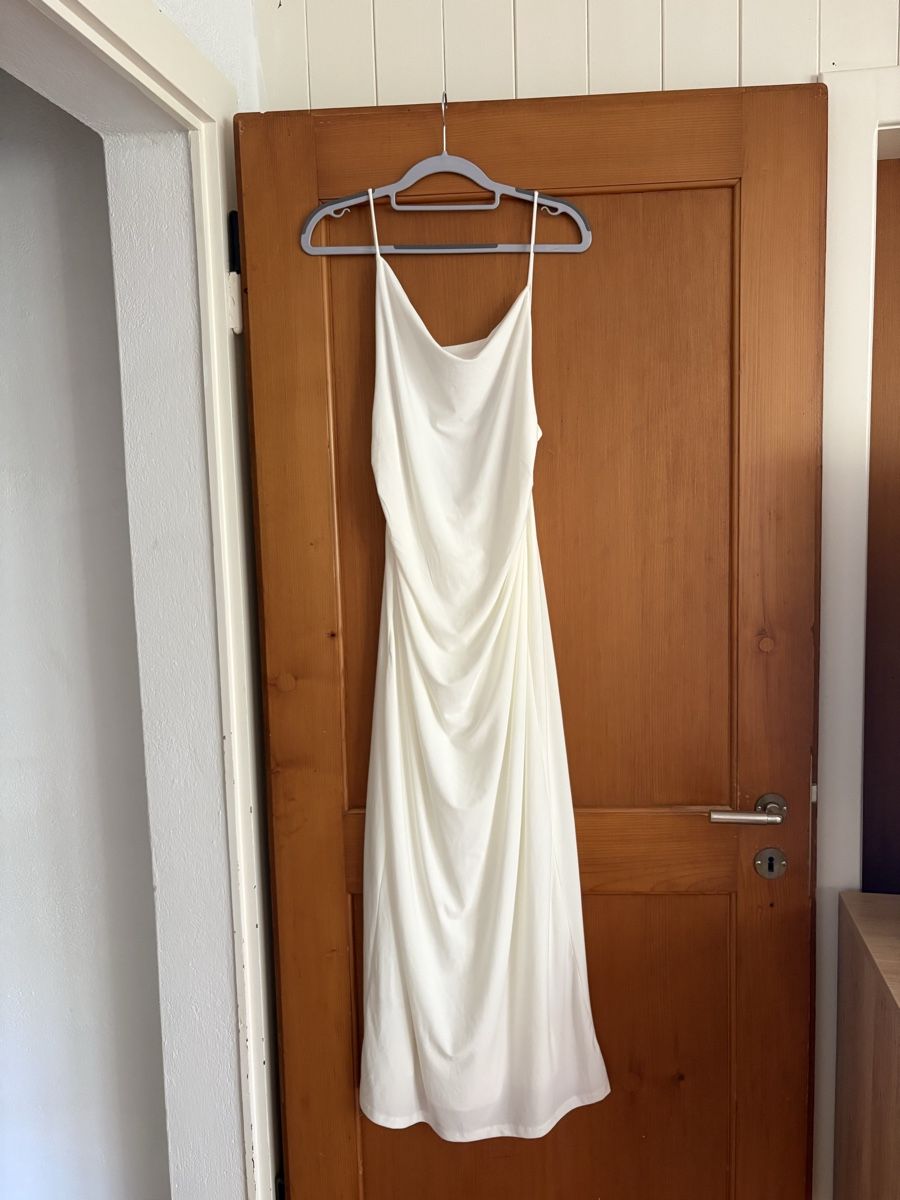 Pull&Bear Vestiti: White long dress – Nuovo e nell'imballaggio originale da Grindelwald venduto da juliacieeslak
