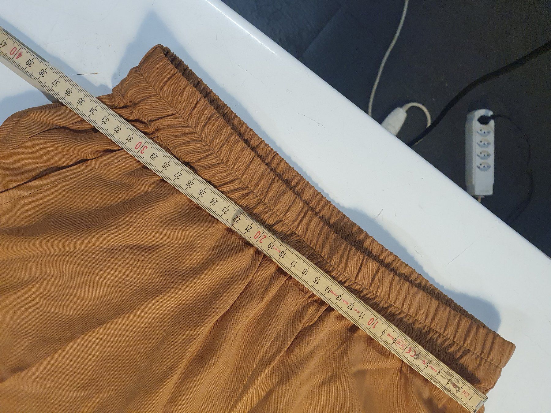 Pantalons: Mask Damenhose beige Grösse S – D'occasion à Zürich par loosebone 7
