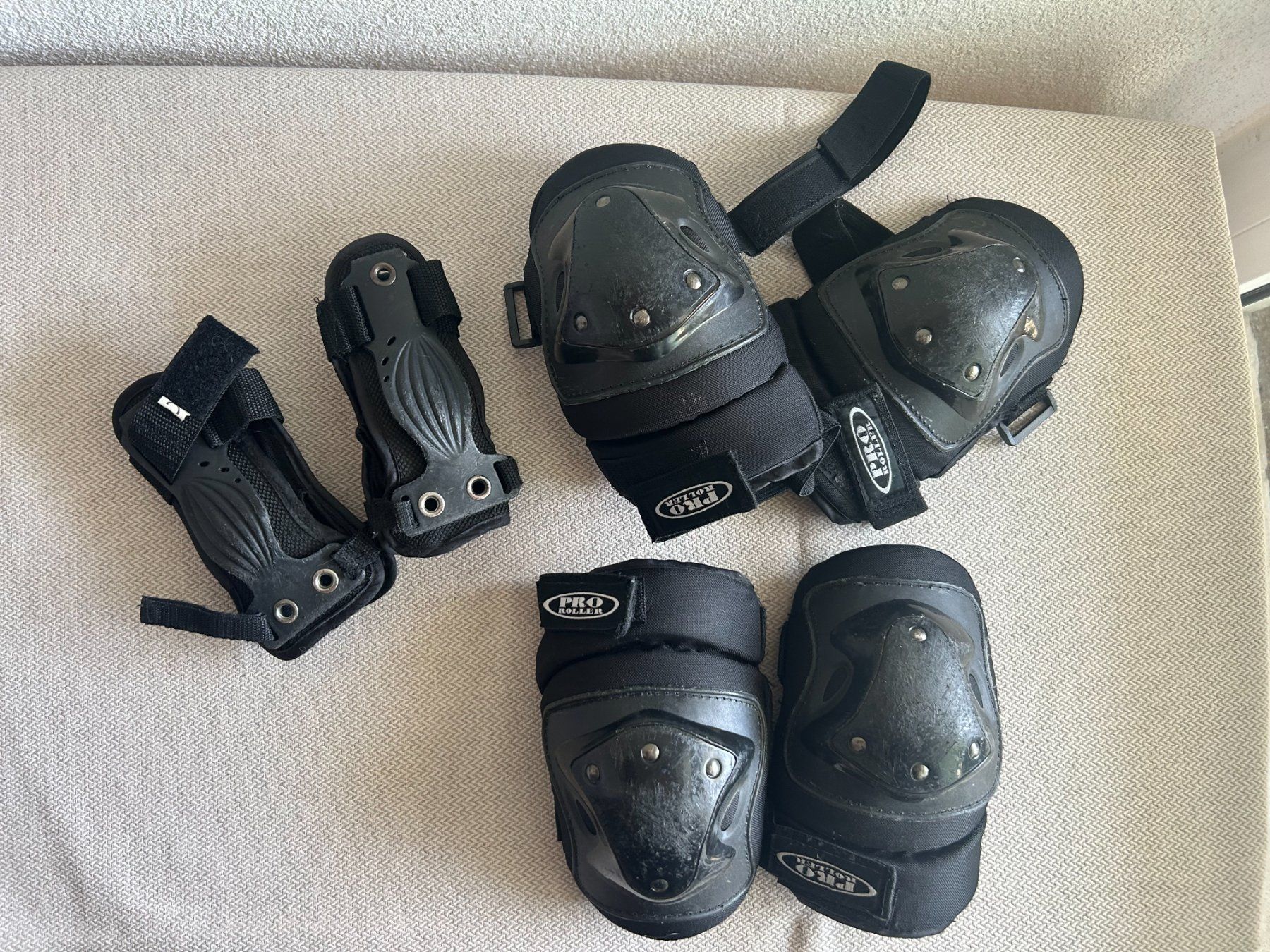 Protections: Schutzset: Knie Ellbogen Handgelenk – D'occasion à Gebenstorf par Musicat01 2