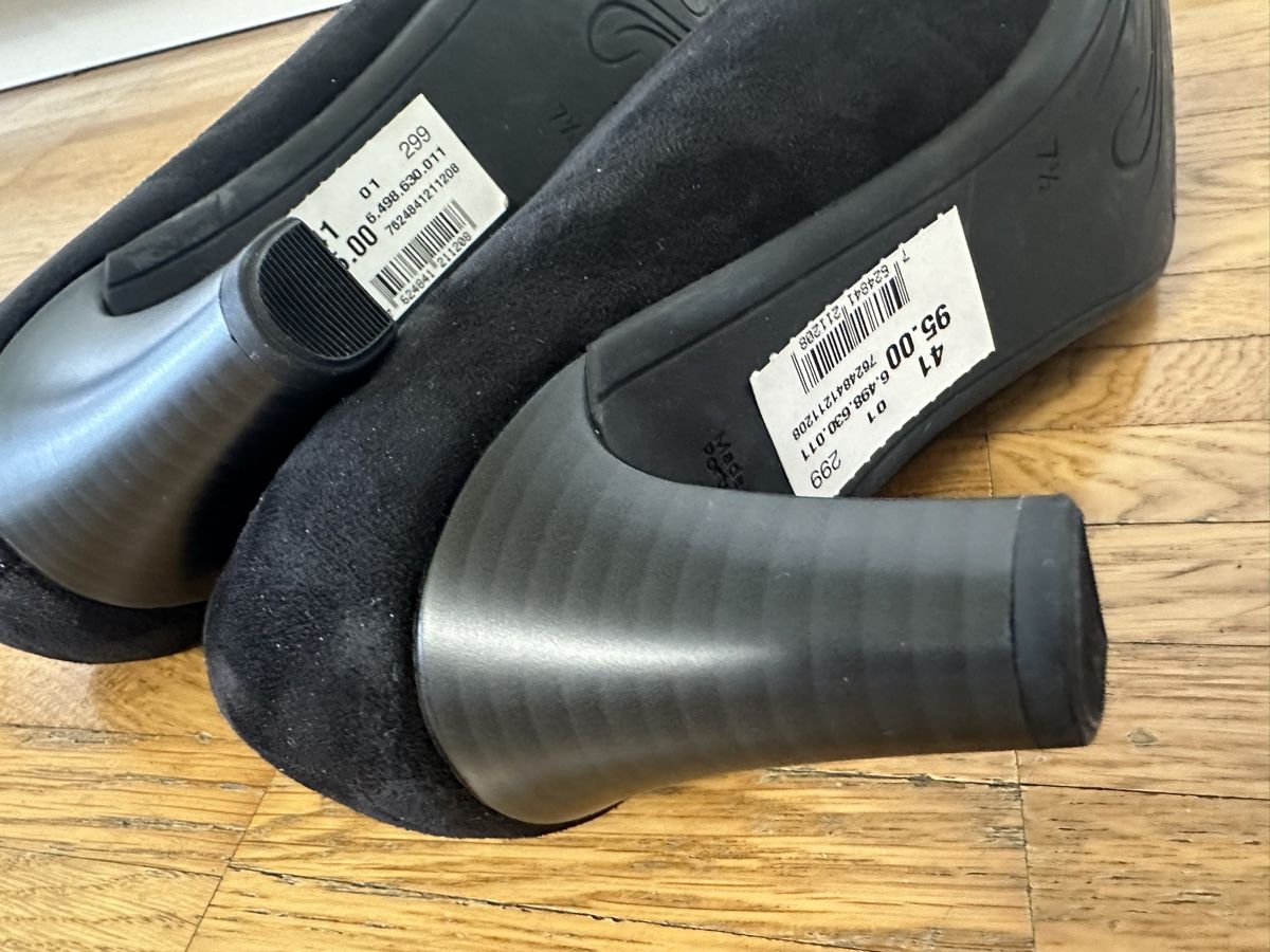Gabor Scarpe da donna: Schwarze Gabor Pumps Gr. 41, Wildlederoptik – Nuovo e nell'imballaggio originale da Liestal venduto da ichjel 5