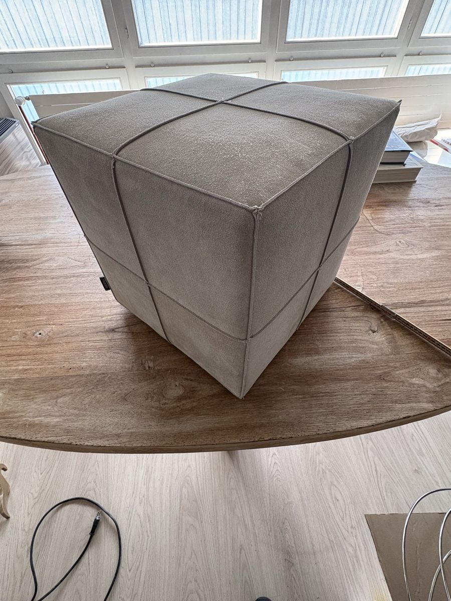 Minotti Sgabelli: Minotti Hocker aus Wildleder  – Usato da Kilchberg ZH venduto da bau_x7vy 2