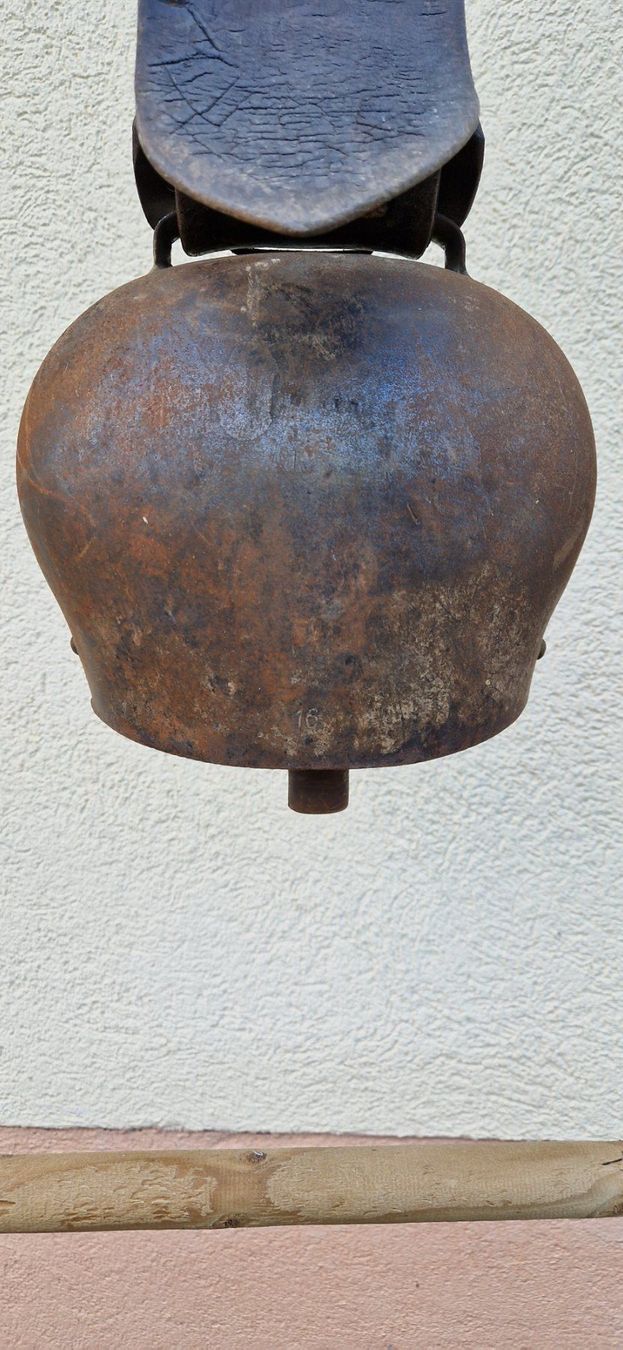 Cloches & sonnailles: Alte Kuhglocke – D'occasion à Fischenthal par sackblitz 3
