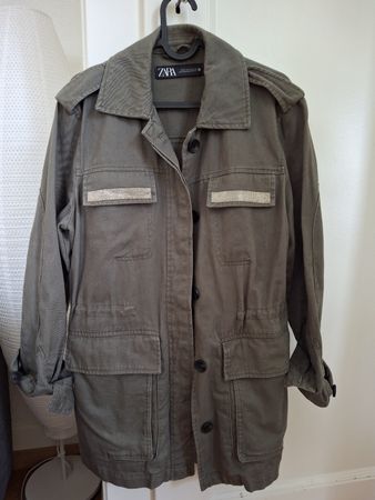 Parka Zara Kaki foncé et strass XS