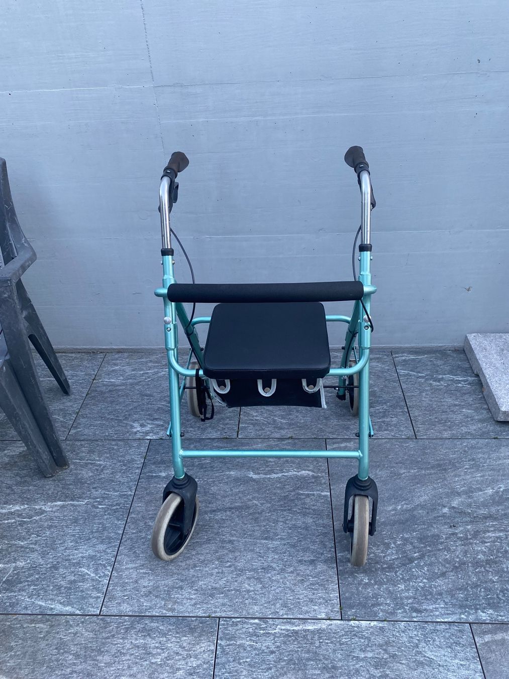 Gehhilfen: Rollator – Gebraucht aus Goldau von Bugja
