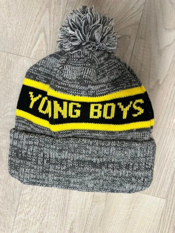 Hüte, Mützen & Caps: New Era BSC Young Boys Winter Beanie – Gebraucht aus Bellinzona von LA-ropa-de-Juan 1