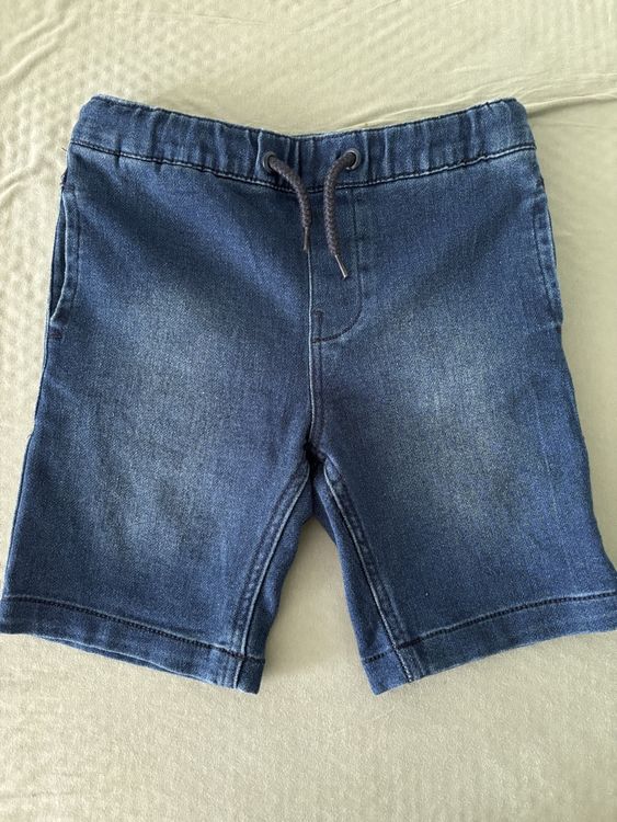 Pantalons: Kurze Hose Gr. 134 – D'occasion à Weisslingen par AndRea0405