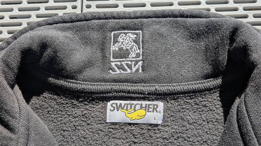 Switcher Pullover & Sweatshirts: *** Exklusiv. "Switcher"-Original "NZZ"-Baumwolle-Pullover. – Gebraucht aus Langnau am Albis von theeschners 1