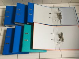 2x4 Ordner in 2 verschiedenen Dicken