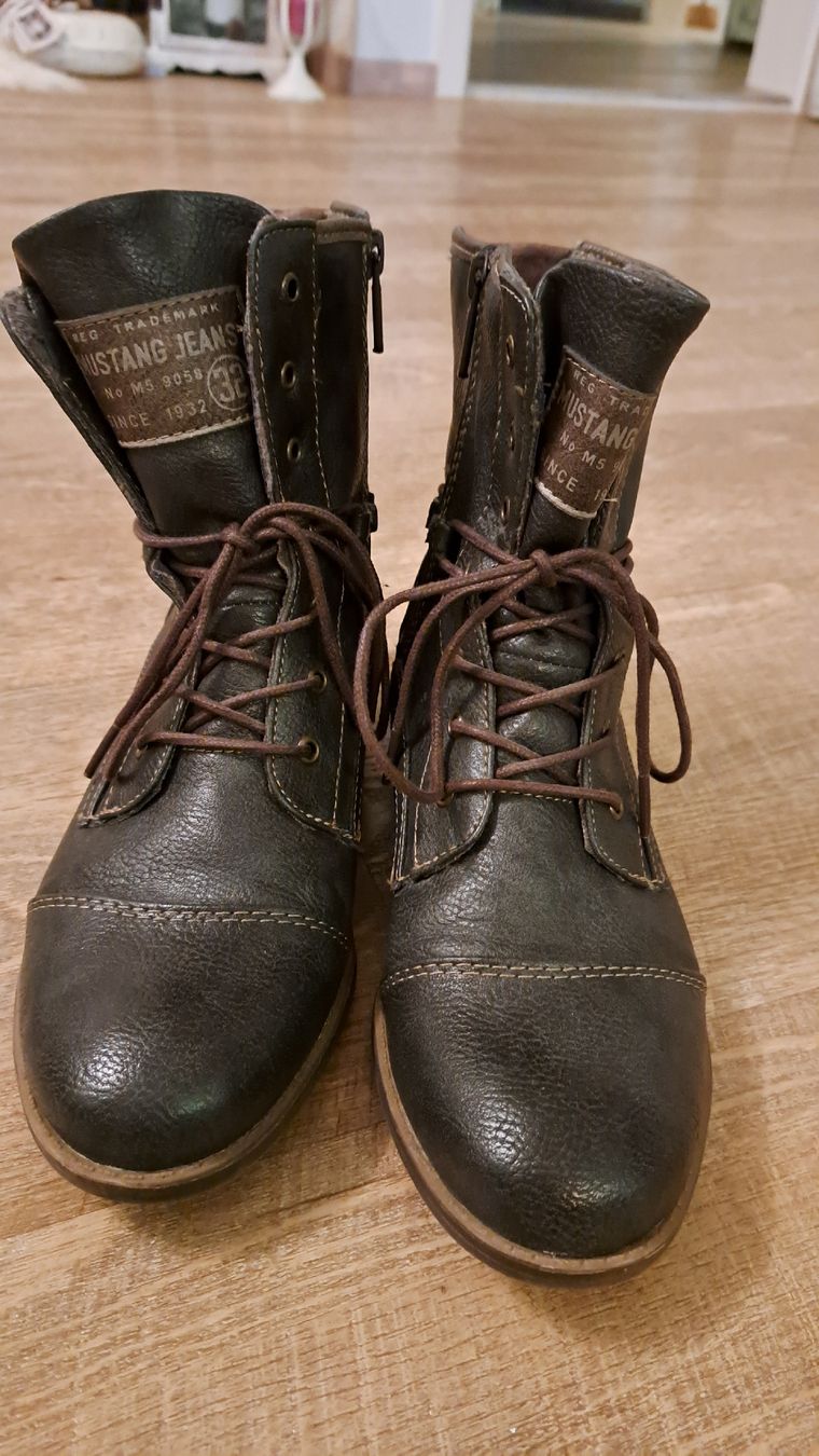 Mustang Scarpe da donna: Mustang Schnürstiefeletten 38 – Usato da Kleindöttingen venduto da Strandgut88