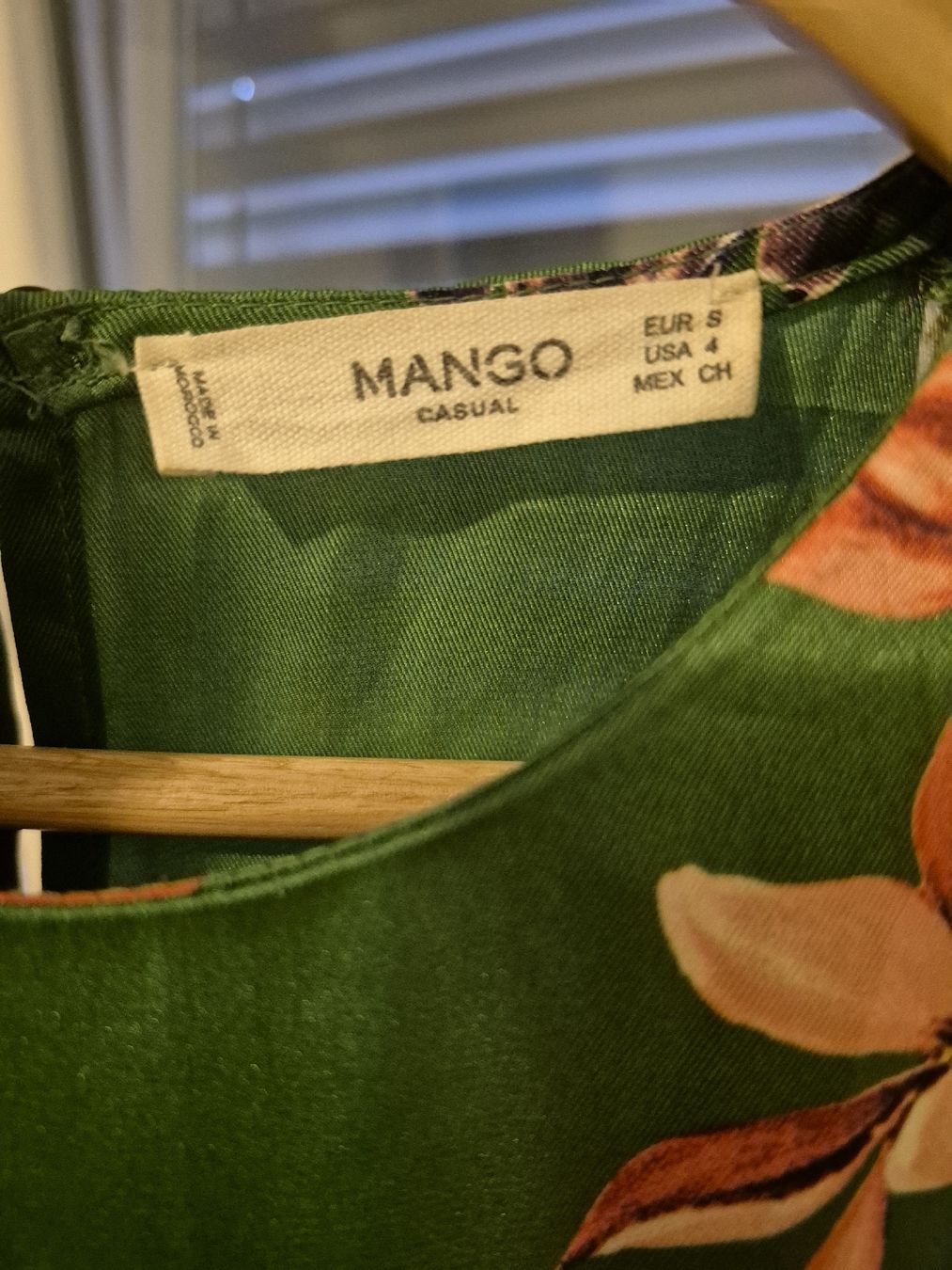 Mango Robes: Robe Mango à fleurs🌺, taille S (s/m) – D'occasion à St-Pierre-Clages par _RV 5