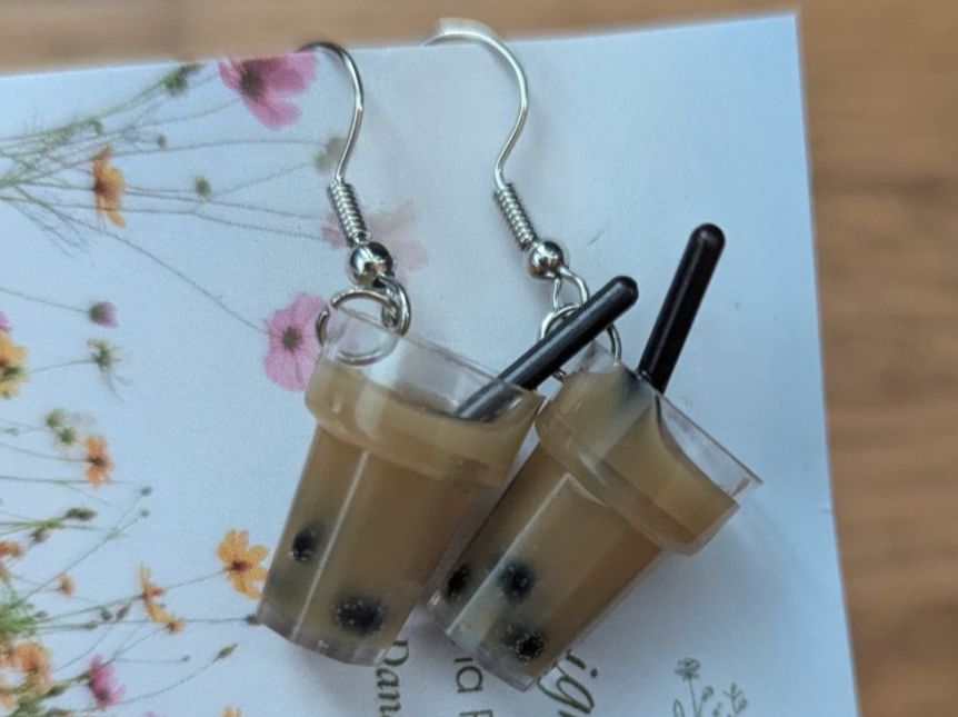 Orecchini pendenti & Orecchini a lobo: Coole Bubble Tea Ohrringe - herzig! 🧋 – Nuovo e nell'imballaggio originale da JONA venduto da gin_yl55