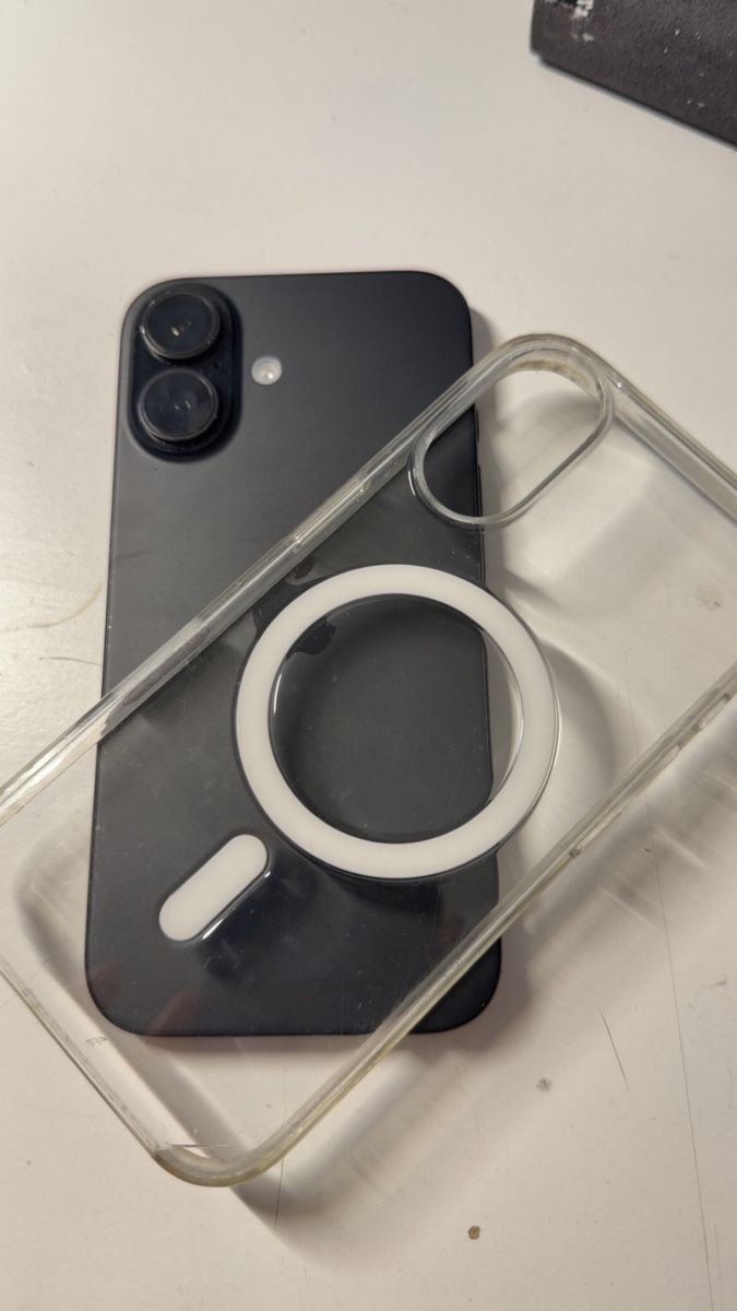 Apple Telefoni cellulari / Smartphones: iphone 16 schwarz  – Usato da Boswil venduto da Terry_76gs 6