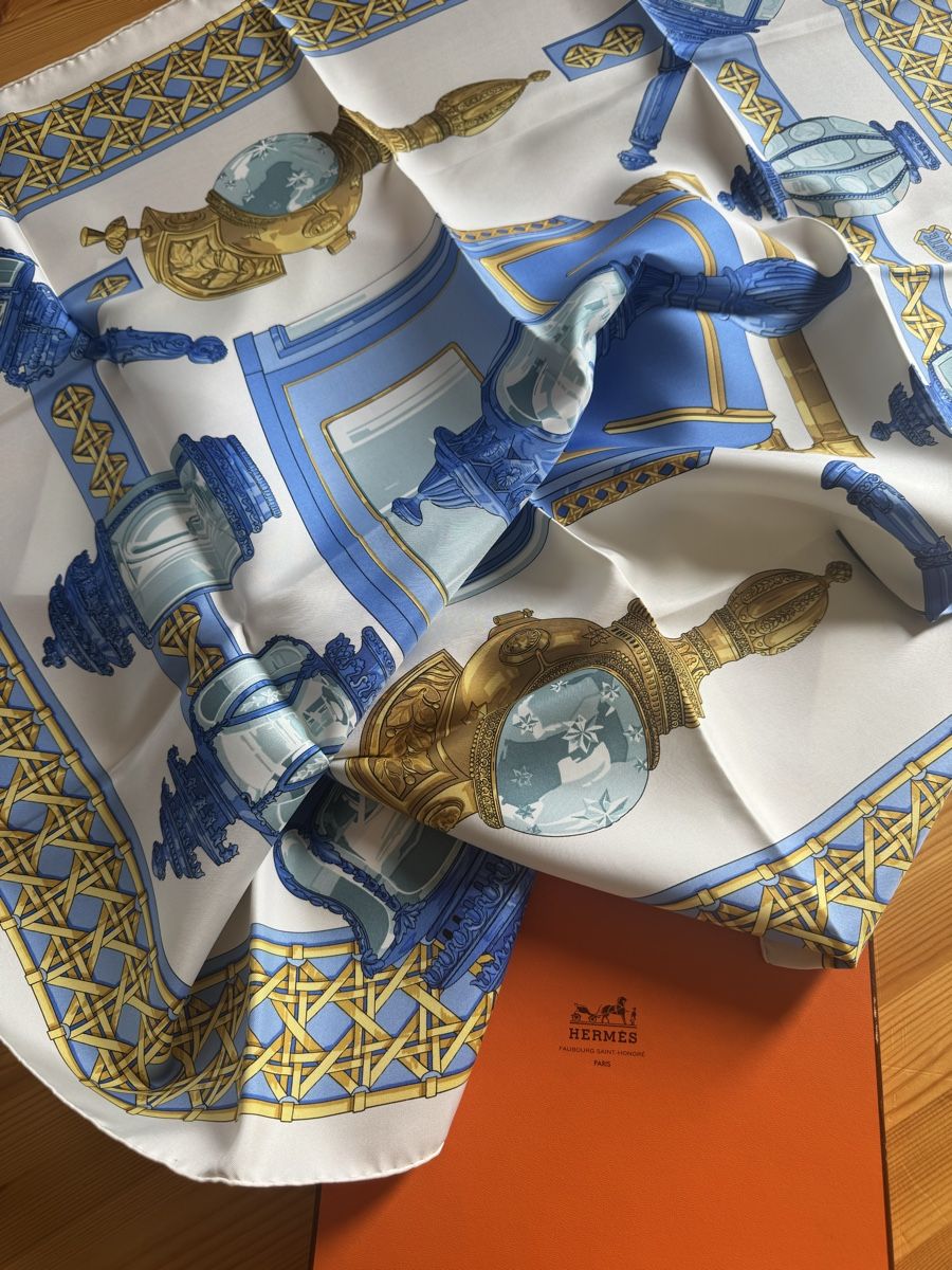 Hermès Foulards & écharpes: Foulard hermes – D'occasion à Vésenaz par Angela.C3