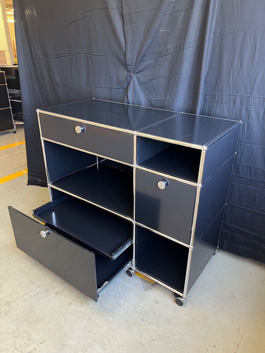 USM Regale: USM Haller Sideboard Schwarz – Gebraucht aus Luzern von B-R 3