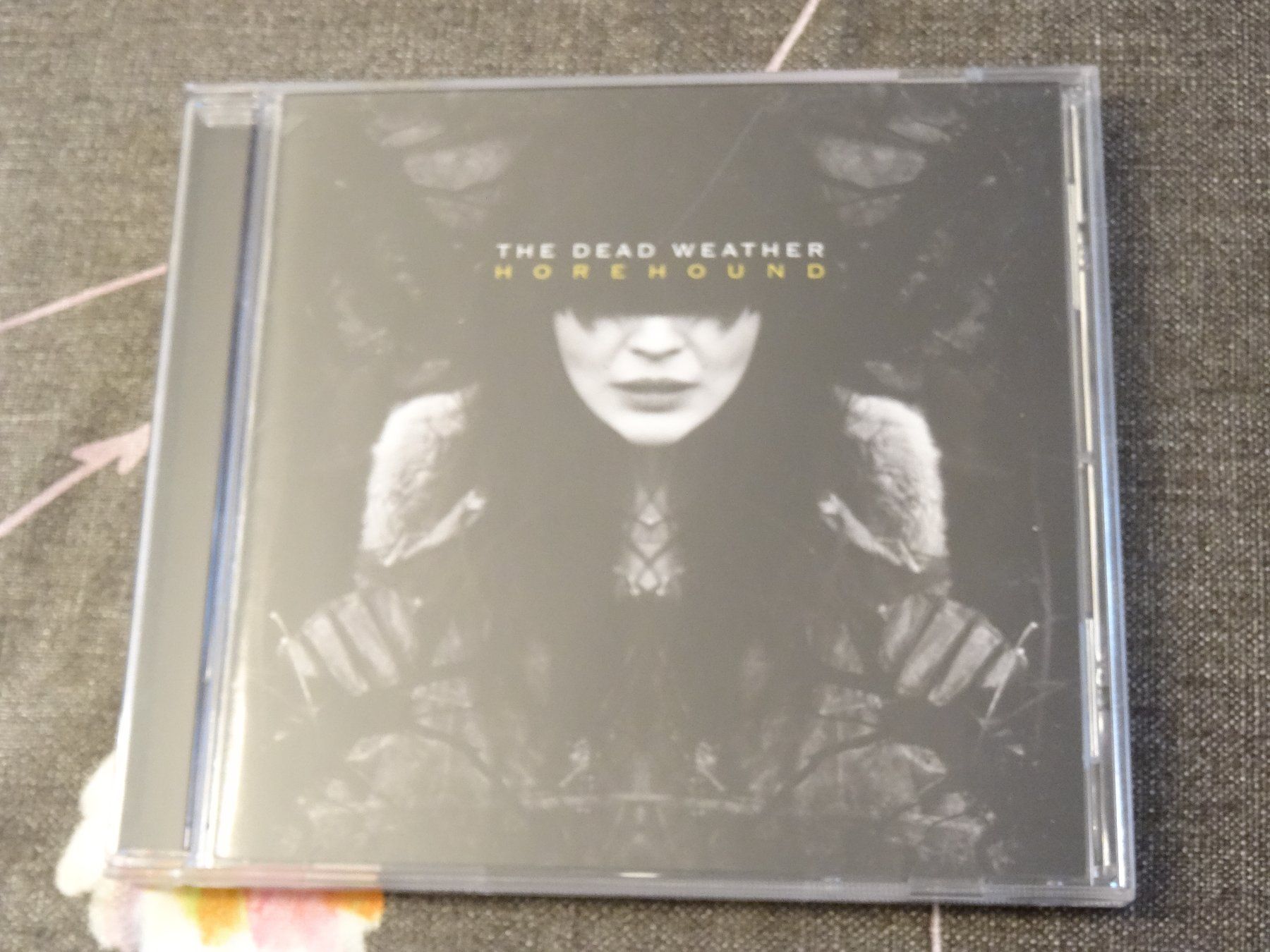 CD: The Dead Weather - Horehound CD – Usato da Olten venduto da Disc-Ausverkauf