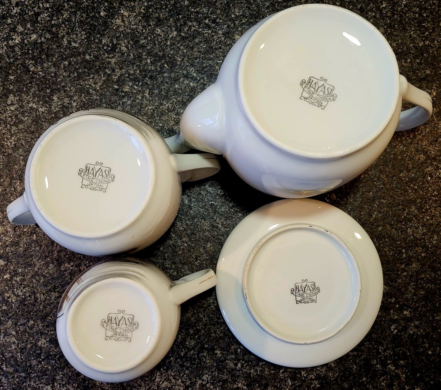 Set di piatti: Ensemble à thé Hayasi – Usato da Montet (Glâne) venduto da Koada2 5