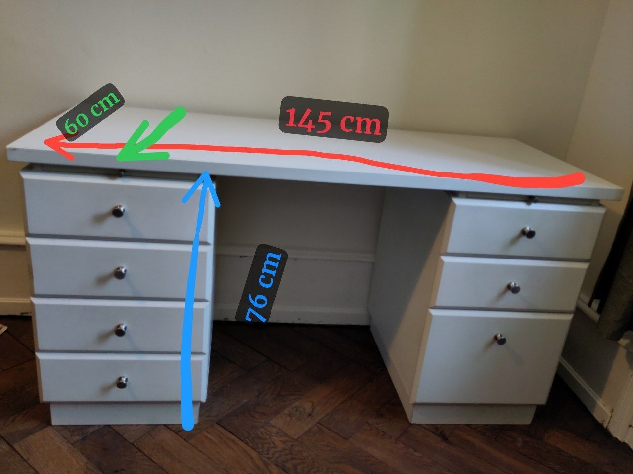 Scrivanie: Massiver Schreibtisch mit Gebrauchsspuren – Usato da Basel venduto da flo_r8nx 6