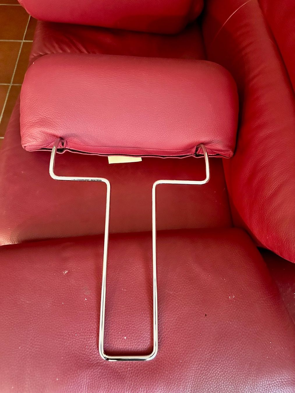 Sofas: Grosses Ecksofa Leder rot mit Hocker – 285x250 – Gebraucht aus Wollerau von spojut 3