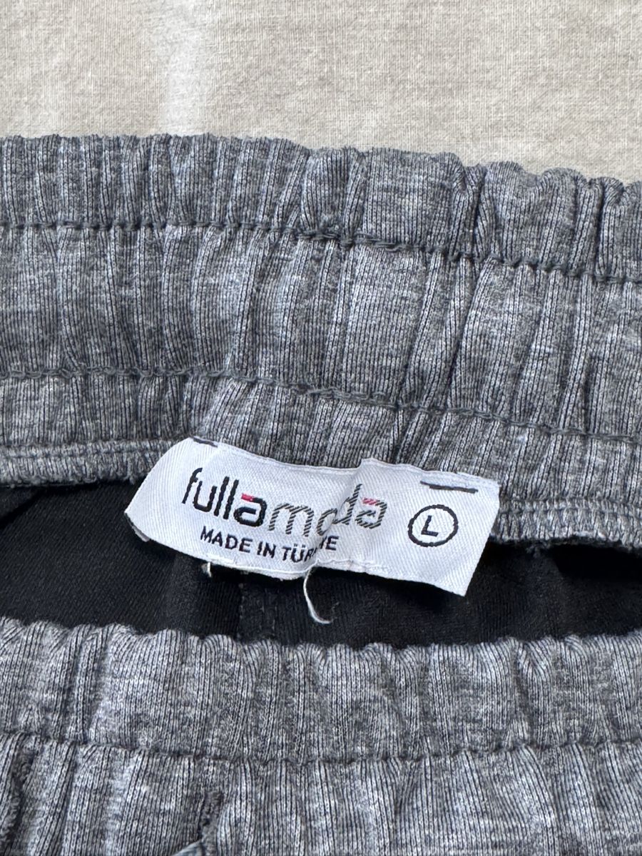 Pantalons: Pantalon de jogging gris – D'occasion à Versoix par Sad_09 2