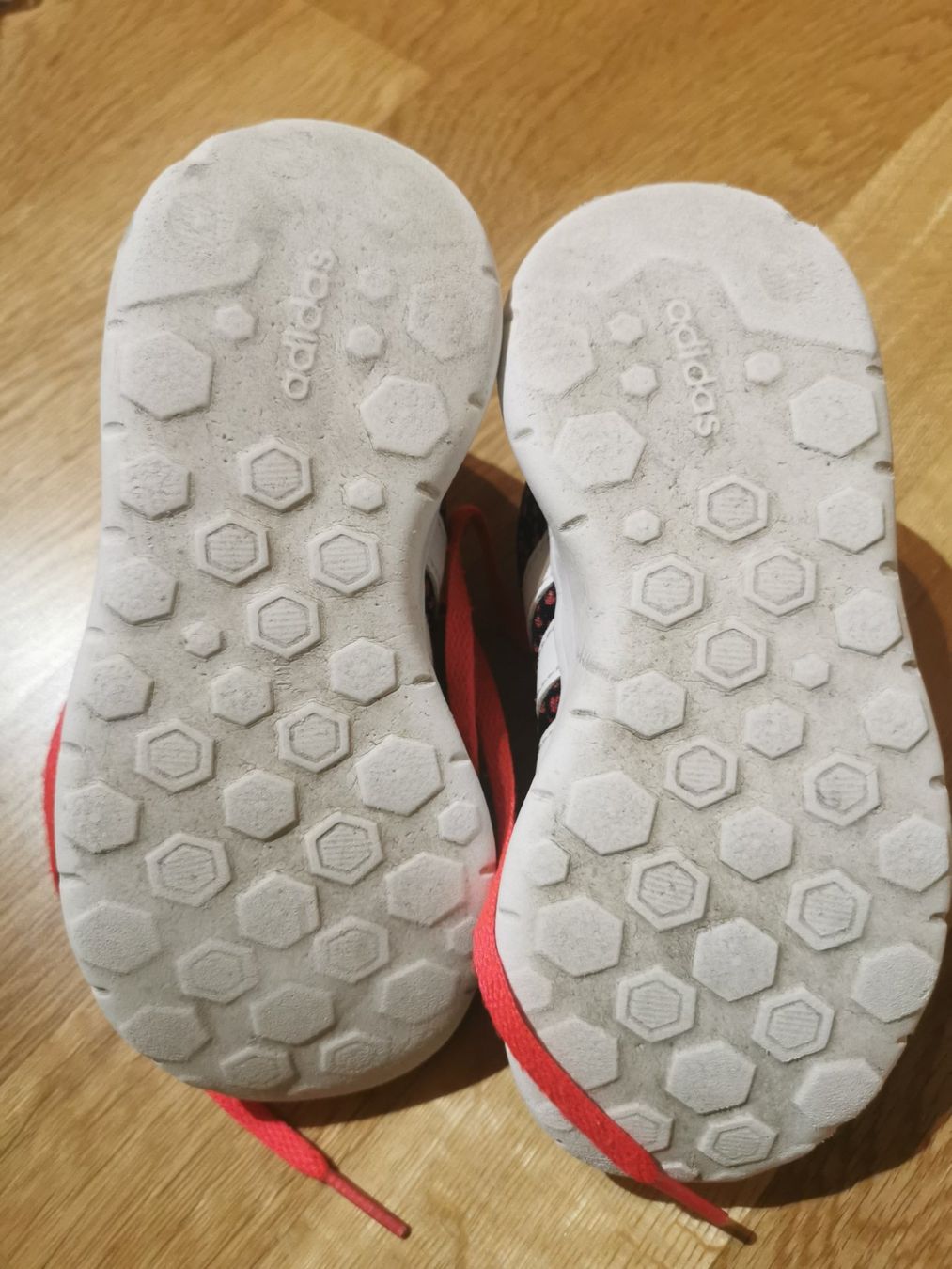 Scarpe per ragazze: Adidas Schuhe gr.28 – Usato da Zürich venduto da Simfa 2