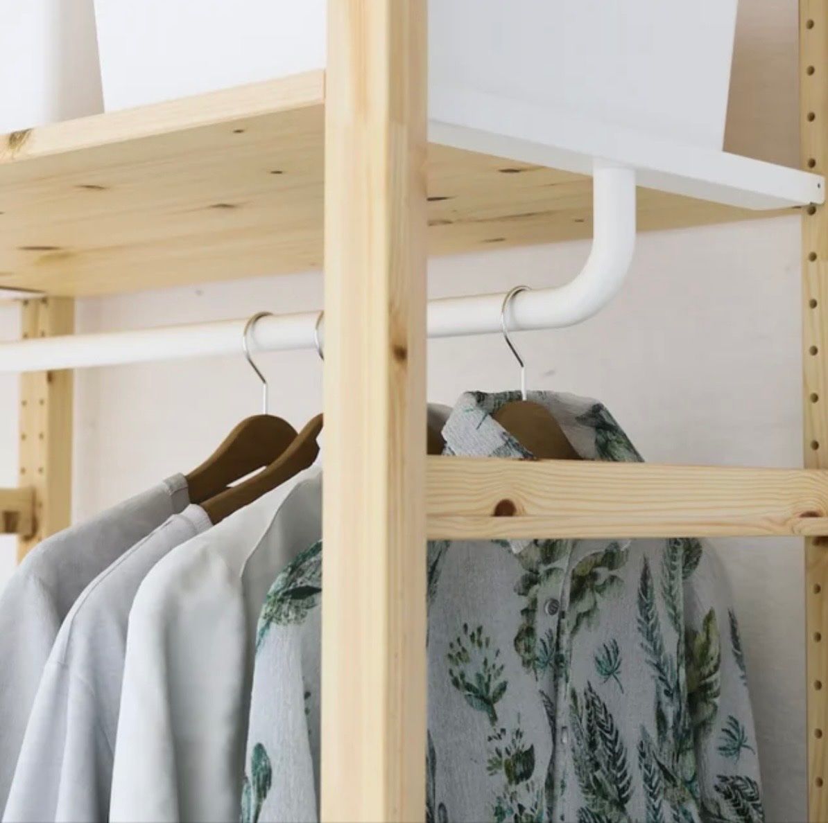 Ikea Porte manteau: Ikea Ivar Kleiderstange – D'occasion à Eglisau par PD0970 1