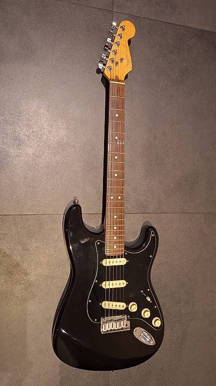 Strumenti musicali: Fender Stratocaster de 1997 – Usato da Bretigny-sur-Morrens venduto da Labonafair